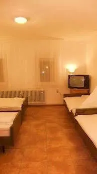 My Stuttgart-airport-messe Guest house *